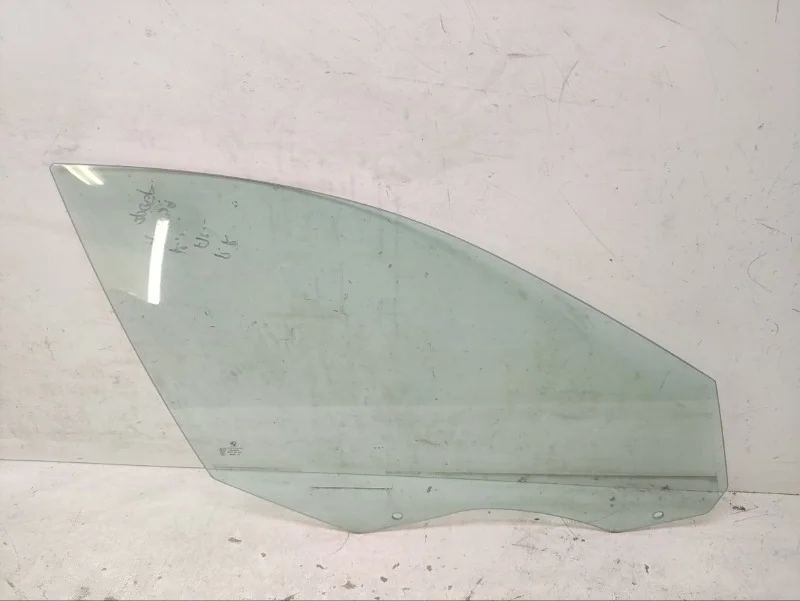 Стекло BMW 5er 2009-2017 F10