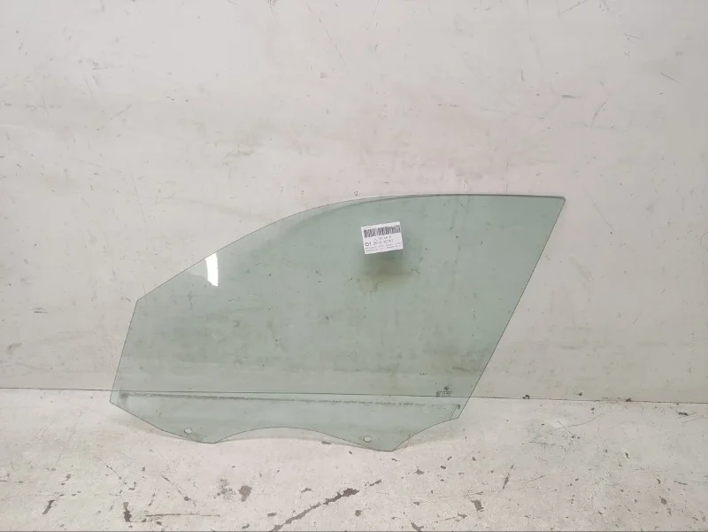 Стекло BMW X1 2009-2015 E84