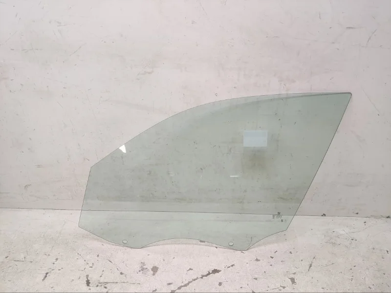 Стекло BMW X1 2009-2015 E84