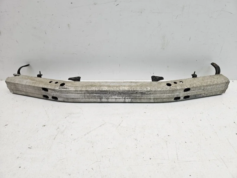 Усилитель бампера Toyota Land Cruiser 2015-2021 200