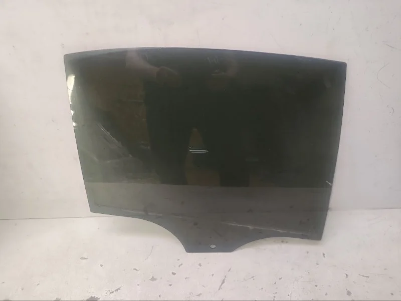 Стекло BMW 3er 2011- F30