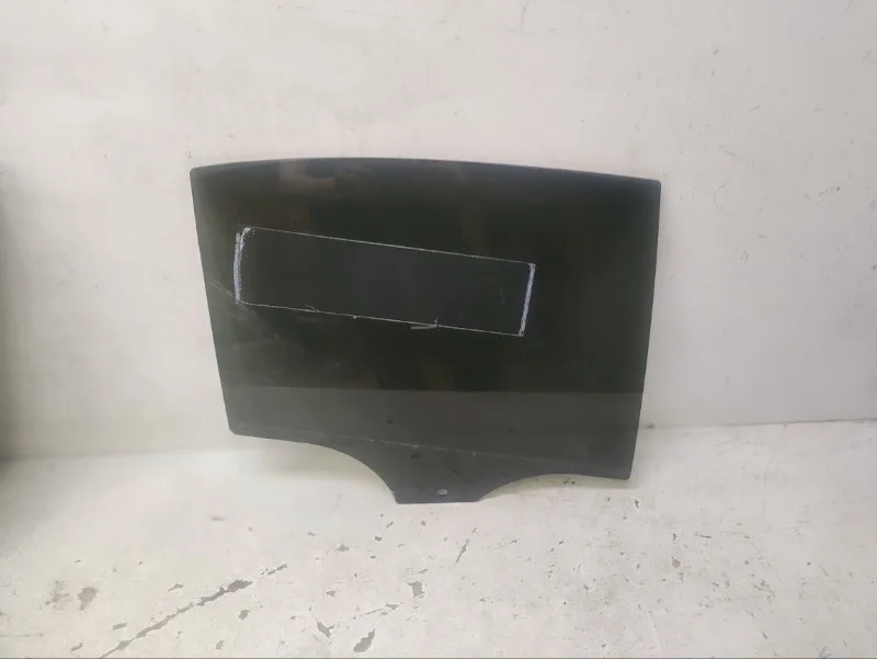 Стекло BMW 3er 2011- F30