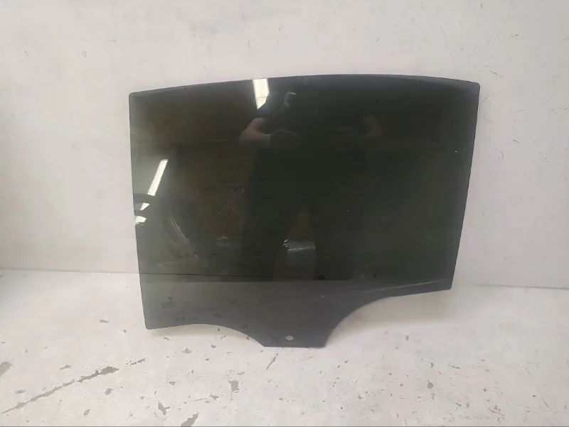 Стекло BMW 3er 2011- F30