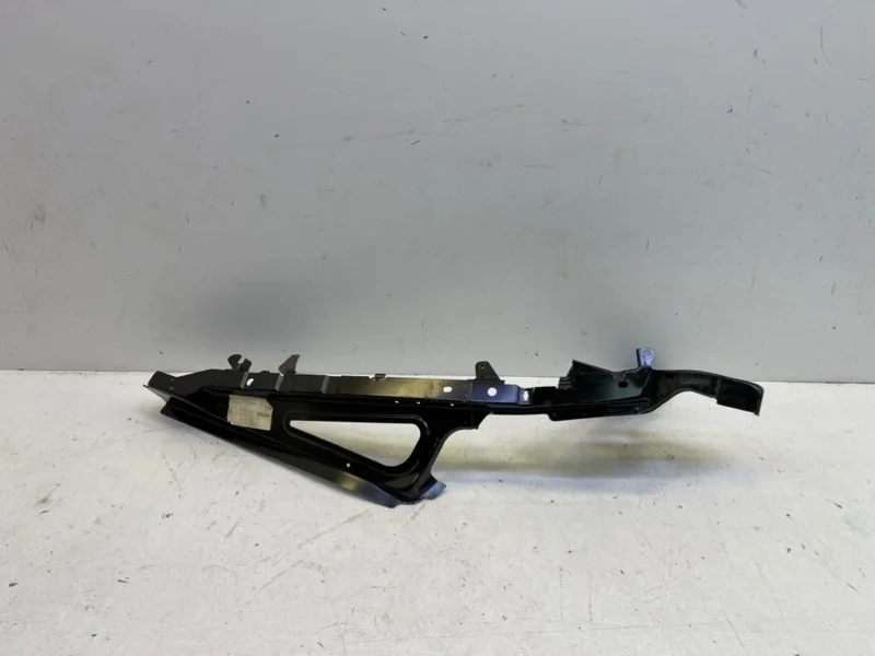 Кронштейн крыла Porsche Cayenne 2010-2018 958