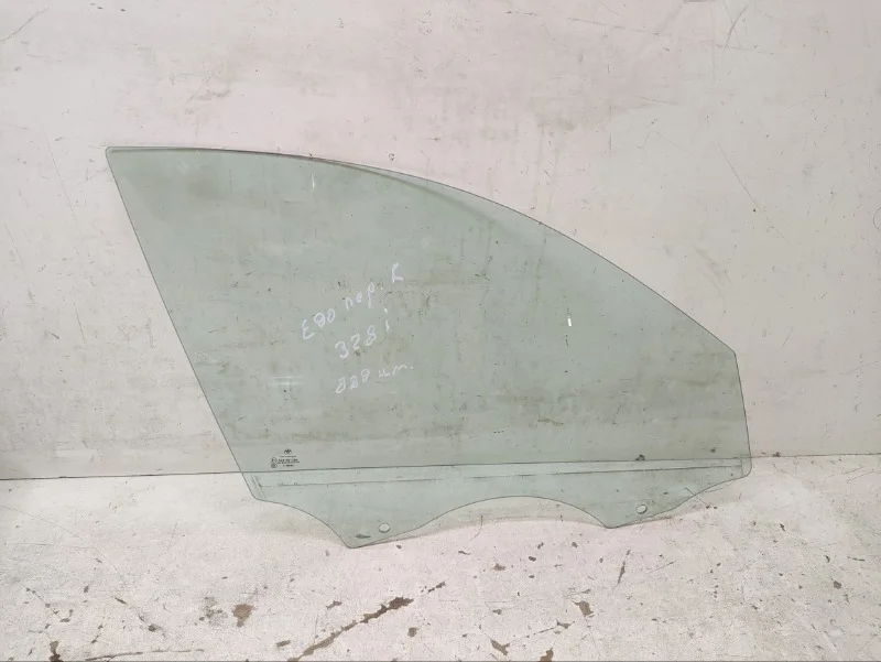 Стекло BMW 3er 2005-2012 E90