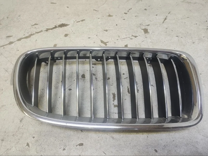 Решетка радиатора BMW 3er 2011-2015 F30