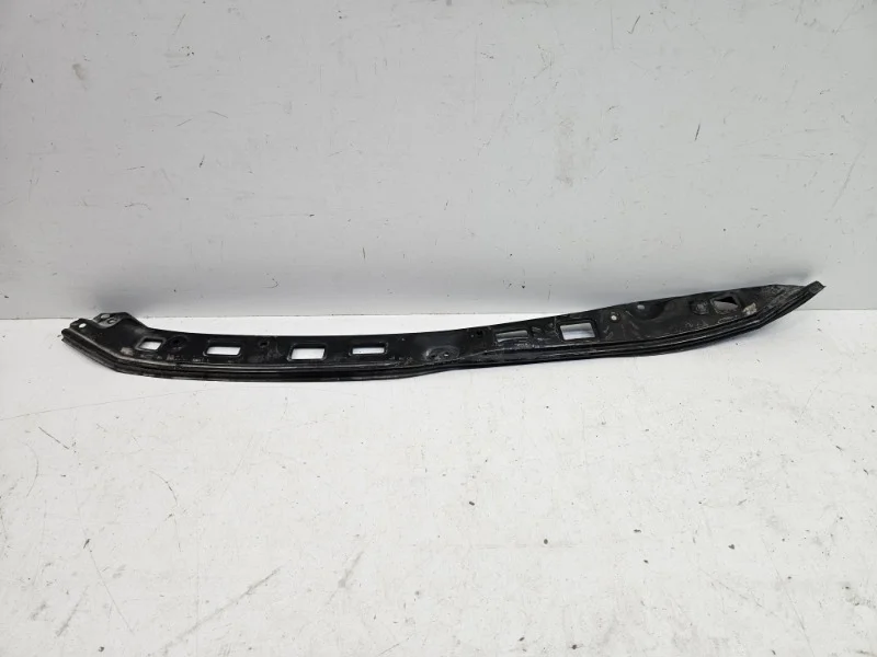 Усилитель бампера Toyota Land Cruiser 2015-2021 200