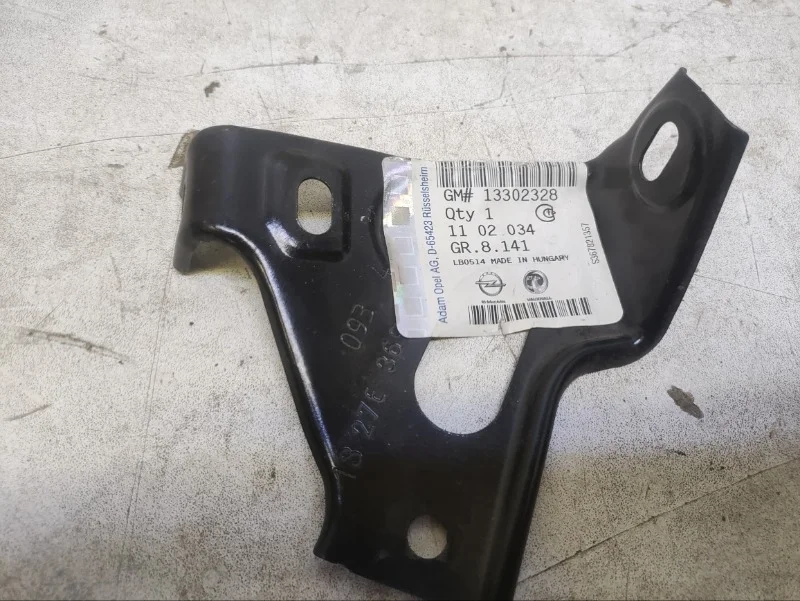 Кронштейн крыла Opel Astra 2010-2017 J