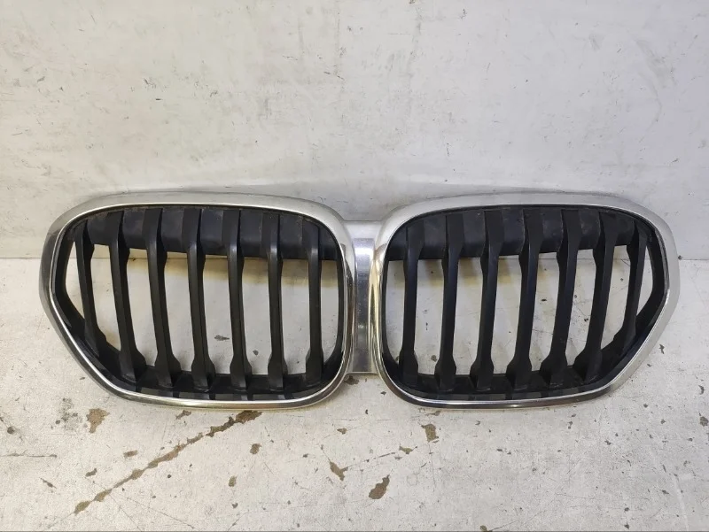 Решетка радиатора BMW X1 2019- F48