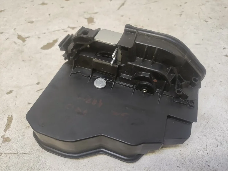 Замок двери BMW 5er 2009-2013 F10