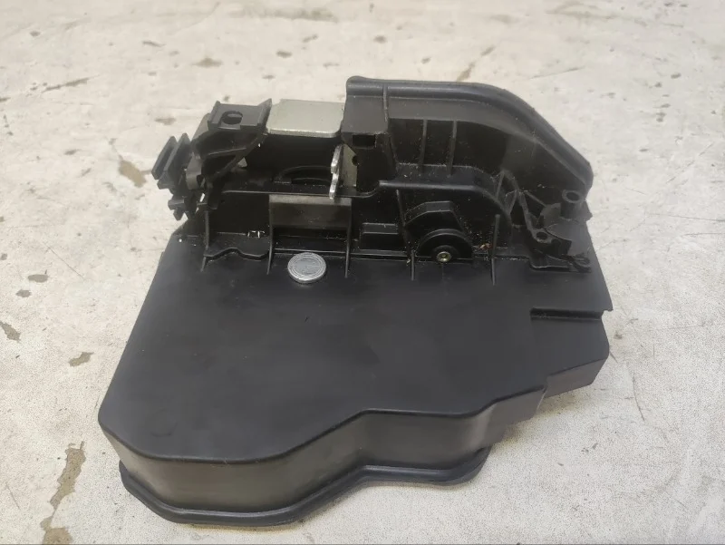 Замок двери BMW 5er 2009-2013 F10