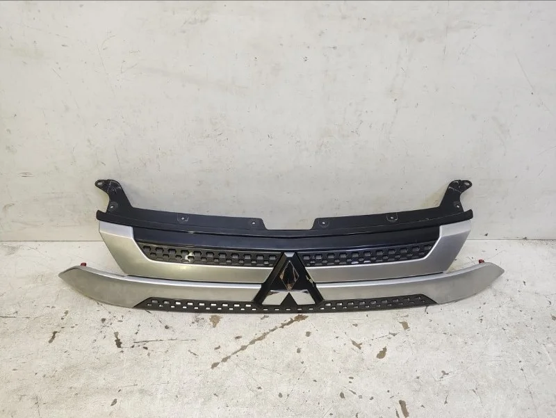 Решетка радиатора Mitsubishi Outlander 2018- 3