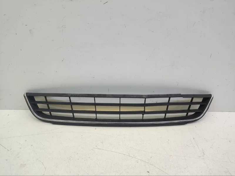 Решетка бампера Volkswagen Jetta 2011-2015 6