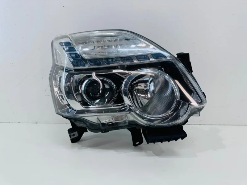 Фара Nissan X-Trail 2010-2015 T31