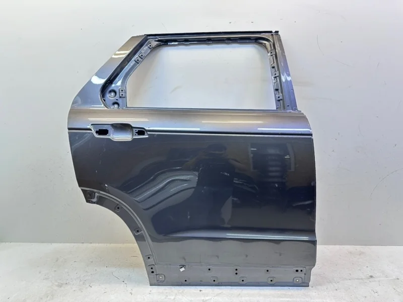 Дверь Land Rover Discovery Sport 2014- L550