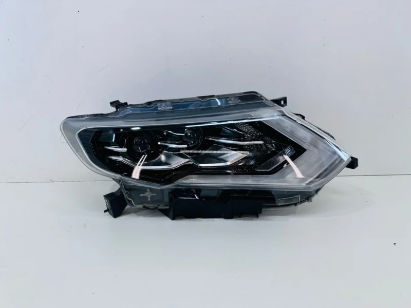 Фара Nissan X-Trail 2017-2022 T32