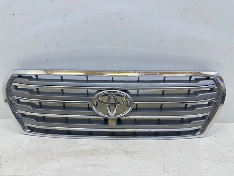 Решетка радиатора Toyota Land Cruiser 2012-2015 200