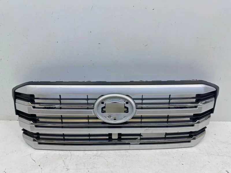 Решетка радиатора Toyota Land Cruiser 2021-2024 300