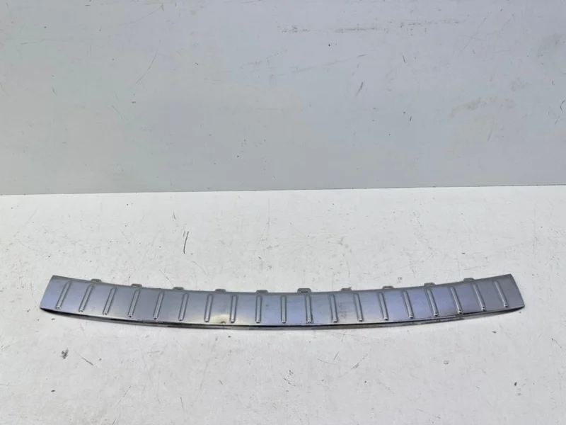 Накладка бампера Volkswagen Touareg 2014-2018