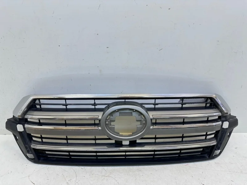 Решетка радиатора Toyota Land Cruiser 2016-2023 200