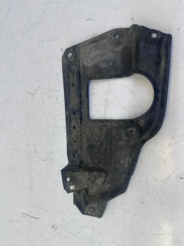 Брызговик Toyota Land Cruiser 2007-2021