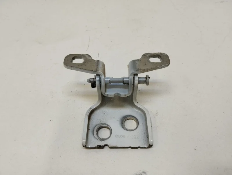 Петля двери Renault Duster 2020-