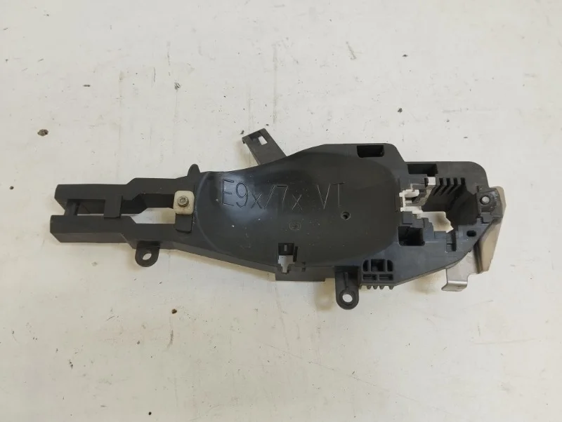 Кронштейн ручки двери BMW 3er 2005-2013 E90