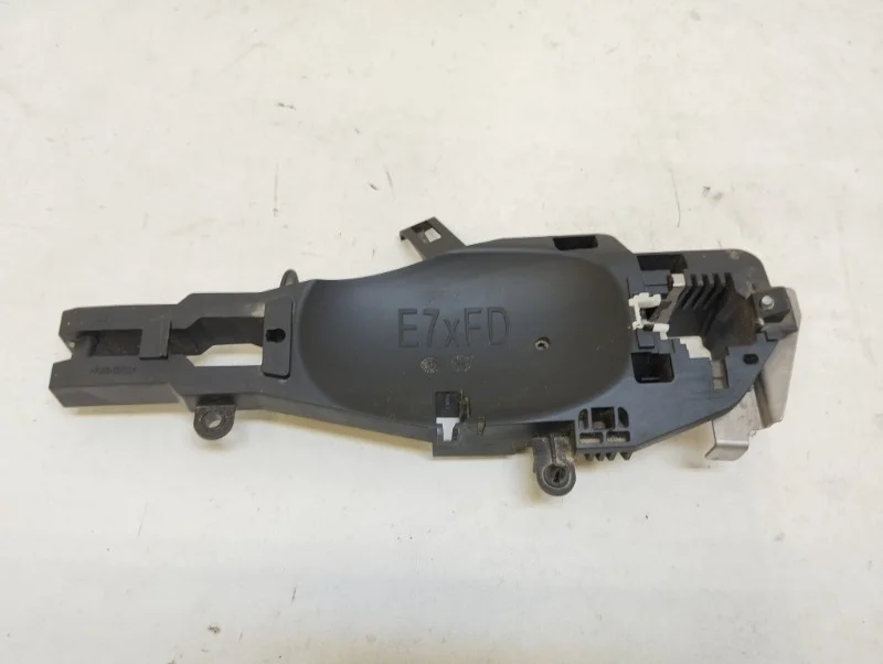 Кронштейн ручки двери BMW 3er 2005-2013 E90
