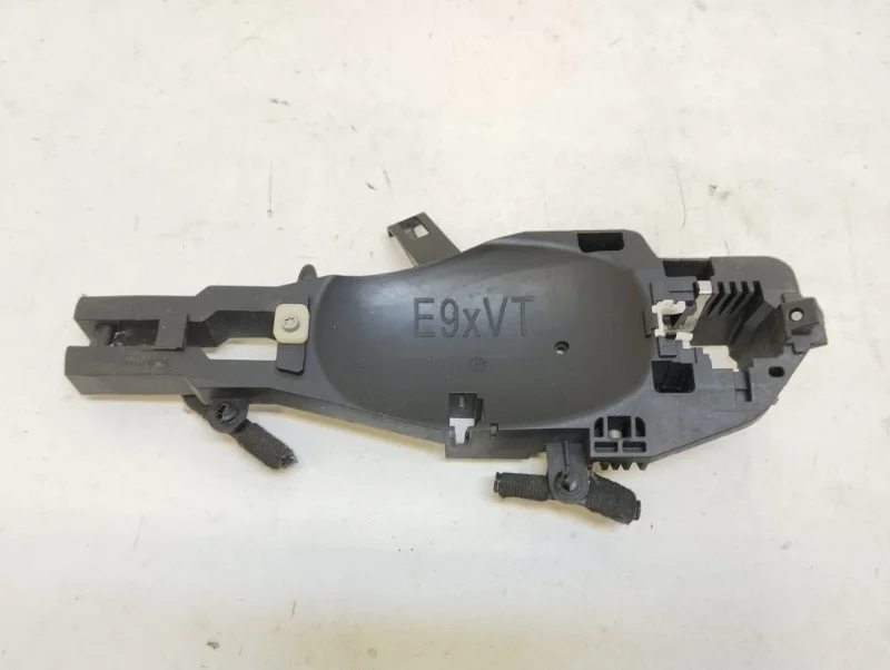 Кронштейн ручки двери BMW 3er 2005-2013 E90