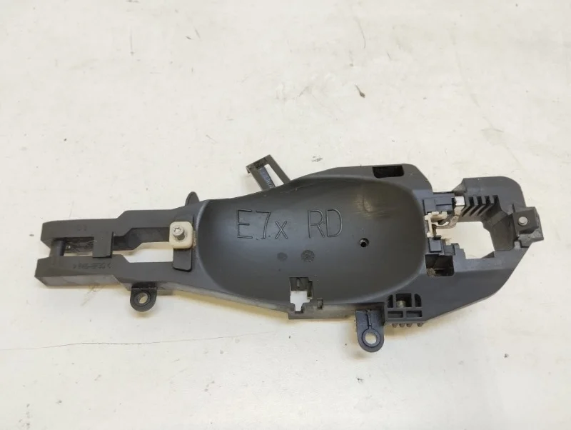 Кронштейн ручки двери BMW 3er 2005-2013 E90