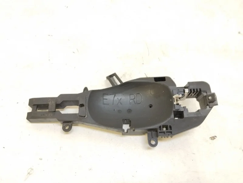 Кронштейн ручки двери BMW 3er 2005-2013 E90