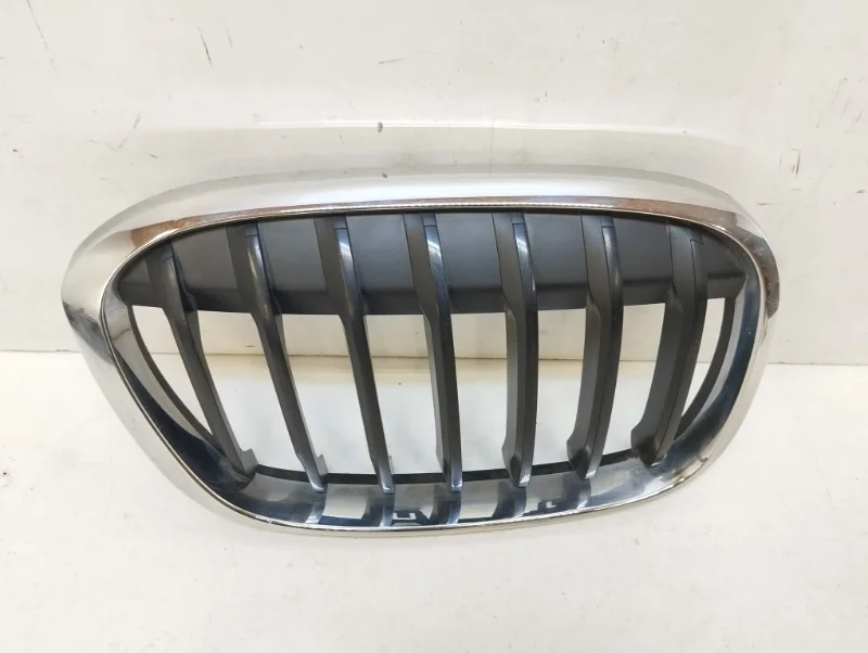 Решетка радиатора BMW X1 2015-2019 F48