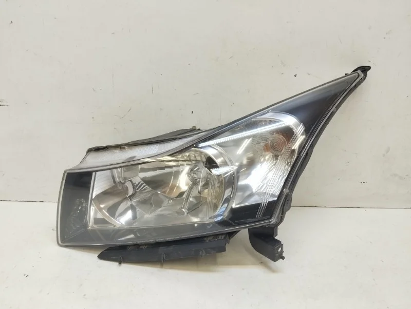 Фара Chevrolet Cruze 2009-