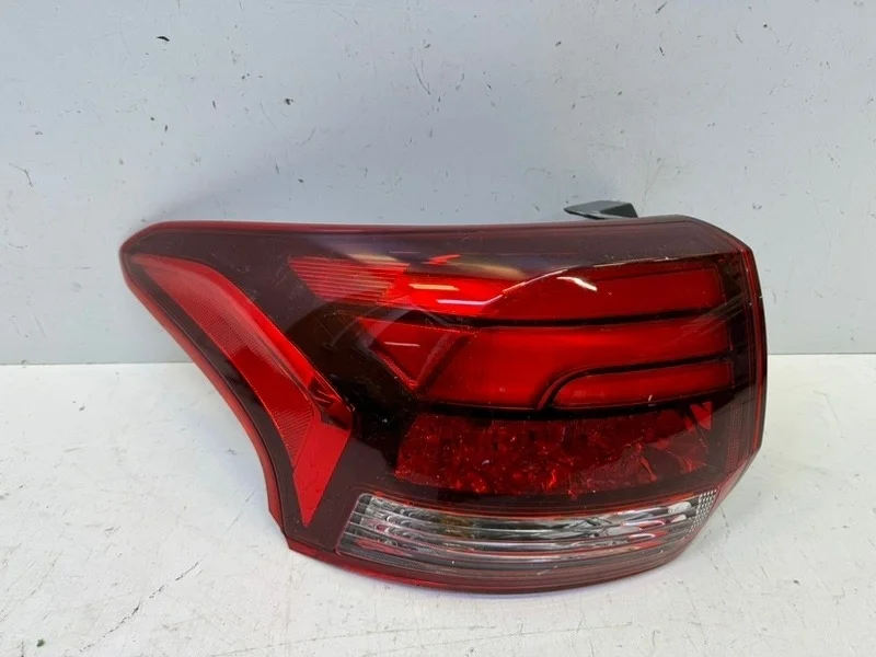 Фонарь Mitsubishi Outlander 2015-2018 3 GF