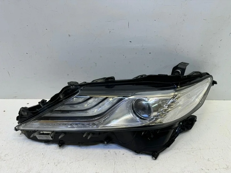 Фара Toyota Camry 2018-2021 V70