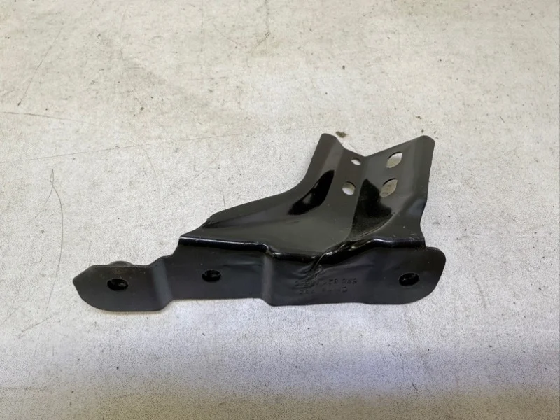 Кронштейн крыла Volkswagen Polo 2011-2020 5