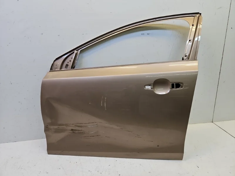 Дверь Volvo V40 2013-2016