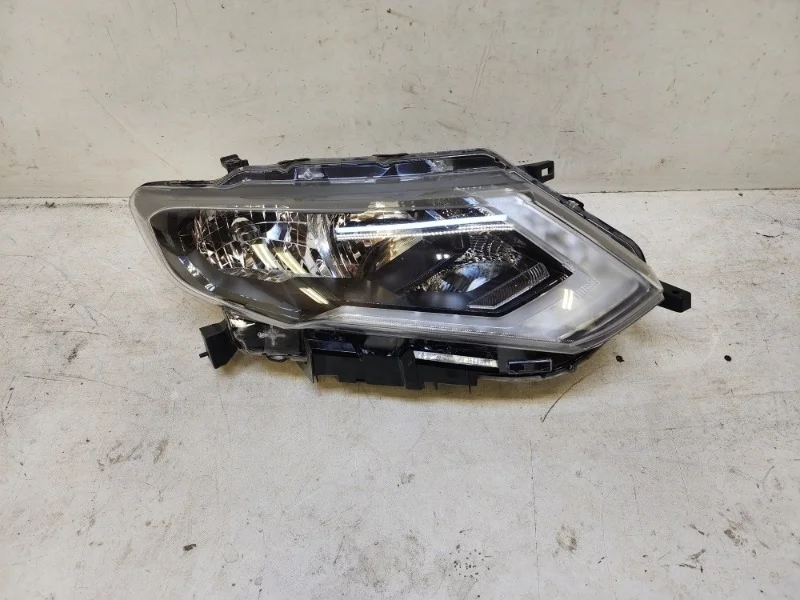 Фара Nissan X-Trail 2017-2022 T32
