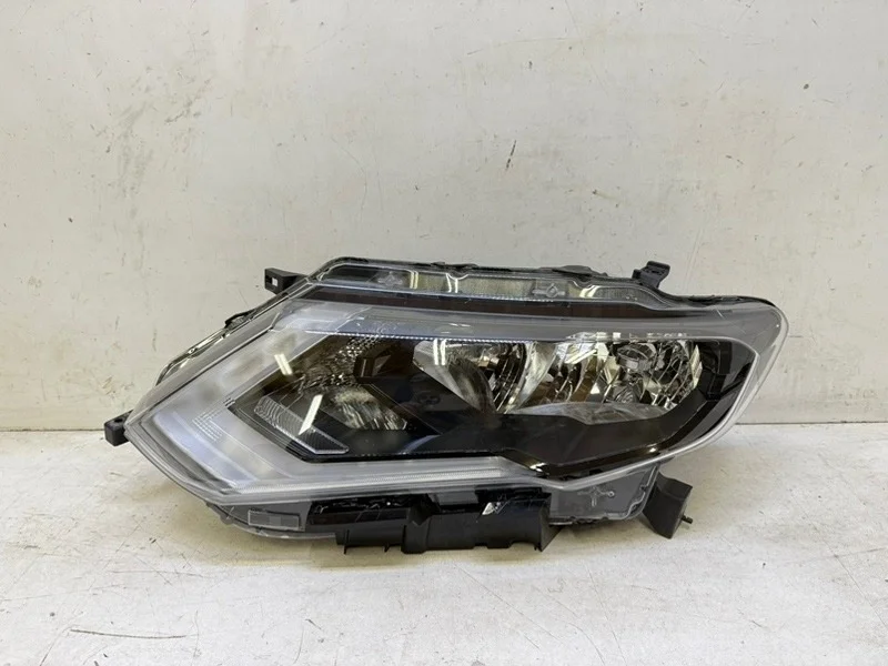 Фара Nissan X-Trail 2017-2022 T32