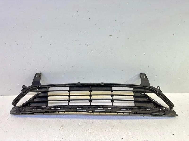 Решетка бампера Kia K5 2019-2024 3