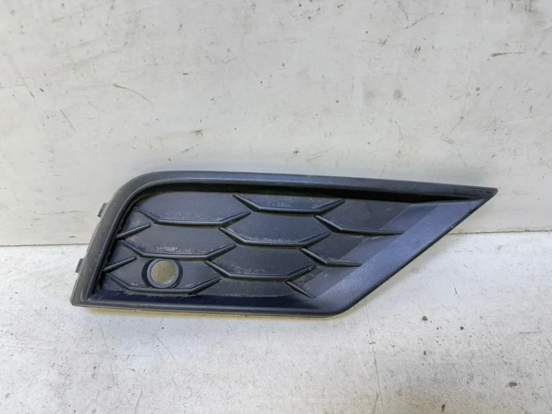 Решетка бампера Volkswagen Tiguan 2016-