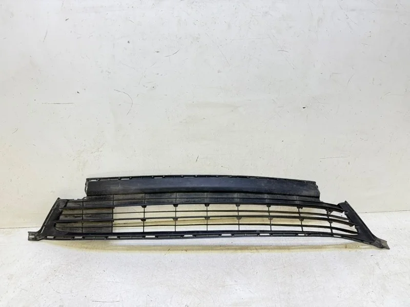 Решетка радиатора Toyota Rav4 2015 - 2019 40