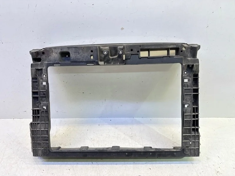 Панель передняя (телевизор) Skoda Rapid 2019-2024