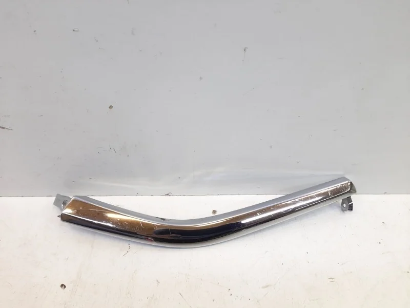 Молдинг бампера Mitsubishi Outlander 2018-2021 3