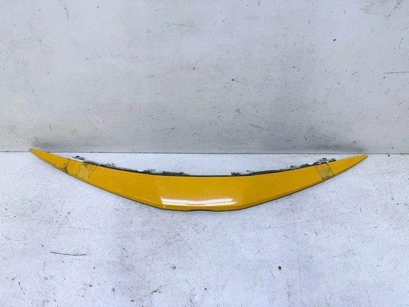 Накладка решетки радиатора Toyota Camry 2020- V70