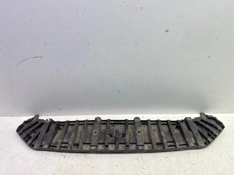 Пыльник бампера Toyota Rav4 2012-2019 40