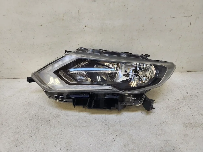 Фара Nissan X-Trail 2017-2022 T32