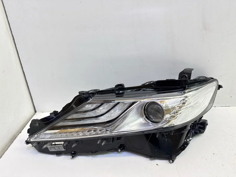 Фара Toyota Camry 2018-2021 V70