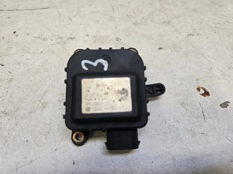 Моторчик заслонки отопителя AUDI A6 1997-2004 C5