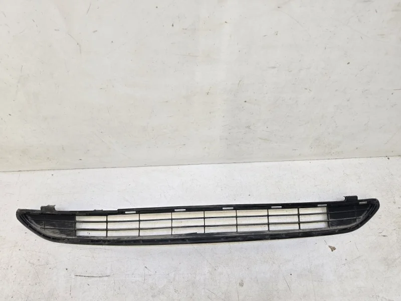 Решетка бампера Toyota Rav4 2015-2019 40